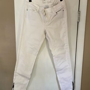 White House Black Market Capris